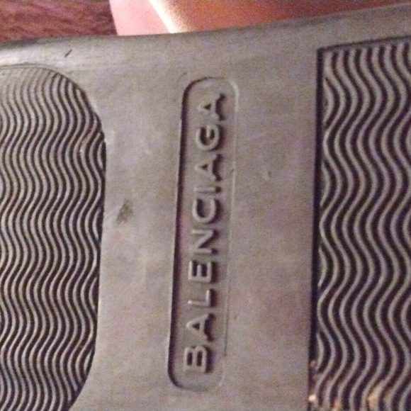 🤙Final call 🤙 💯 % authentic Balenciaga sneakers - Picture 7 of 7